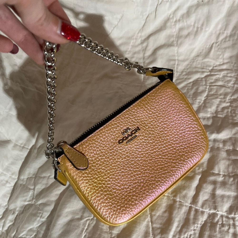 Iridescent nolita 19